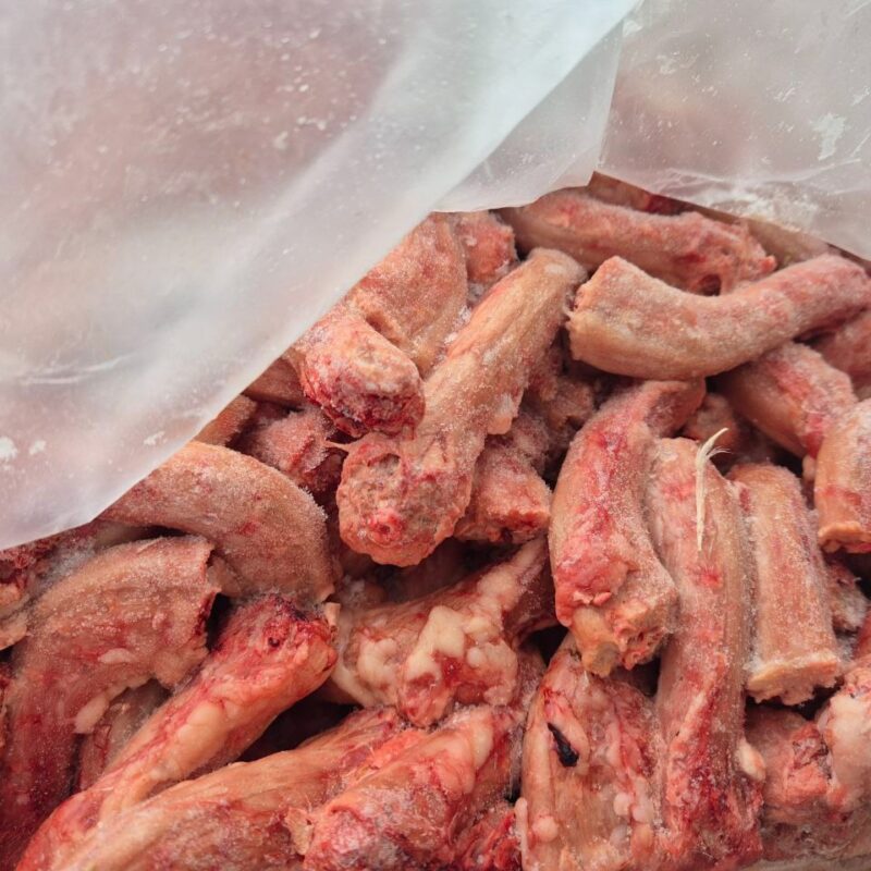 Шеи цыплят-корнишонов